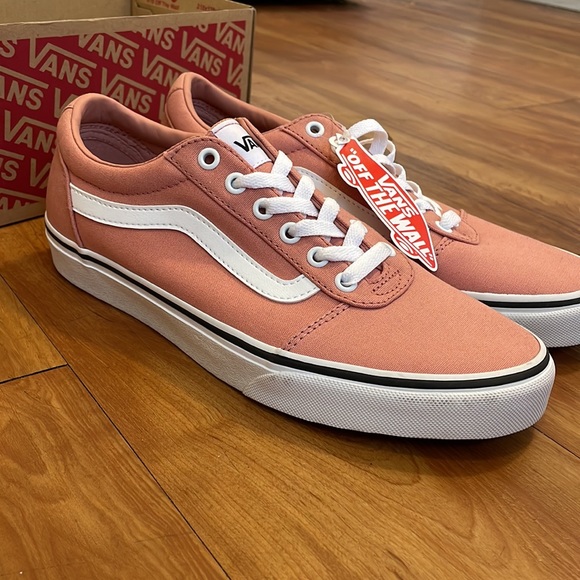 Women’s Vans shoe - Picture 3 of 10